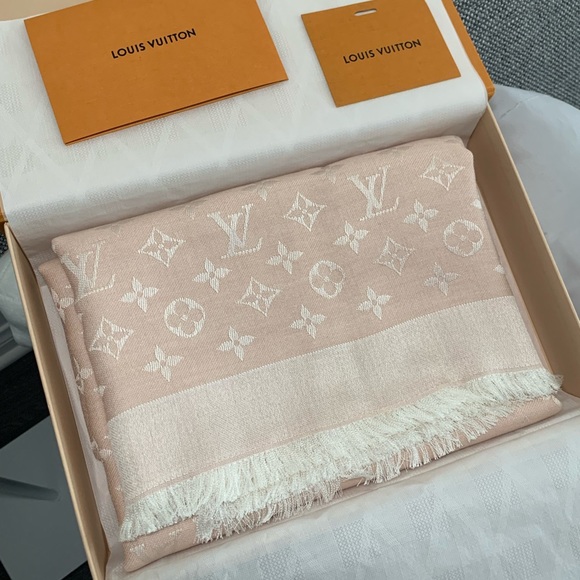 Louis Vuitton- Scarf Pink Monogram - Picture 1 of 8